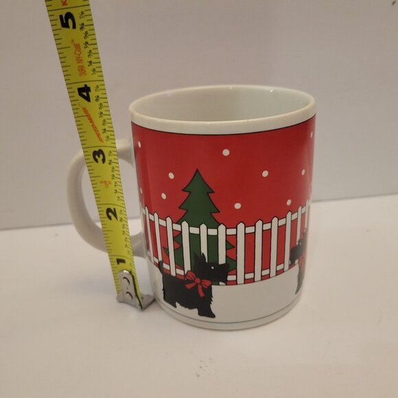 Scottie Dog Christmas Mug With Festive Wreath & Trees Design - Picture 7 of 7